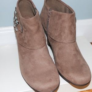 Aerosoles Suede Tan Booties